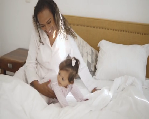 代生双胞胎抱儿子_泰国试管婴儿对比国内有哪些优势？